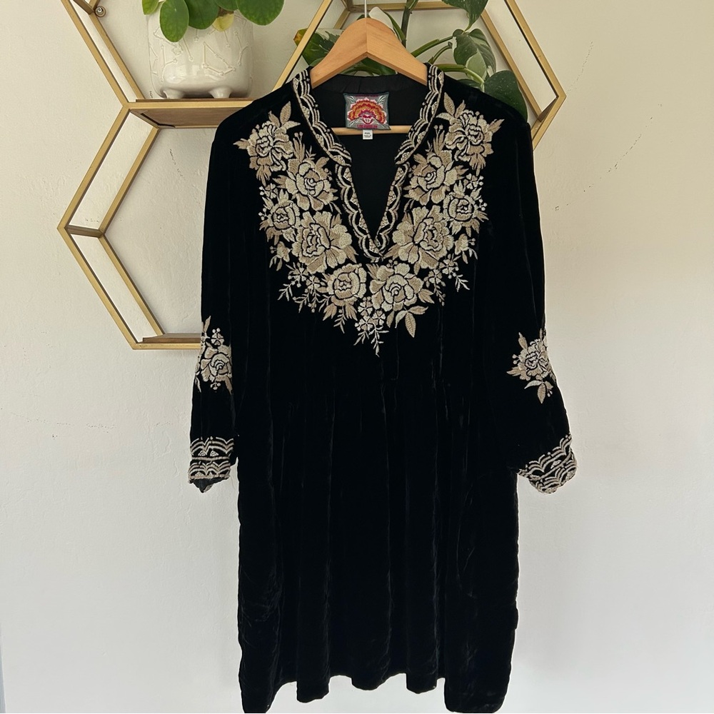 Johnny Was Velvet Dress - Picture 4 of 6